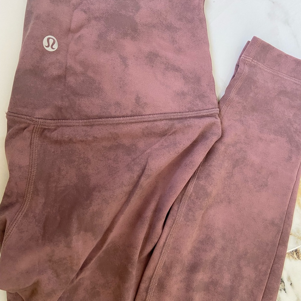 Lululemon Pink tan Tie-Dye Leggings 28 inch . New without tag